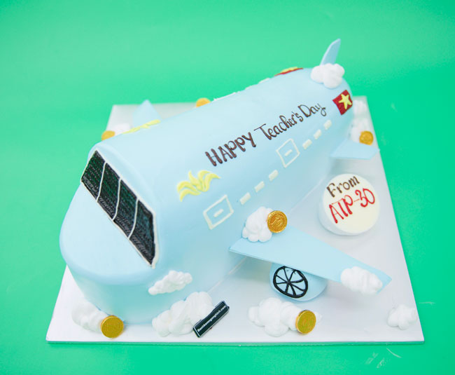 Mẫu bánh kem ngày 20 tháng 11