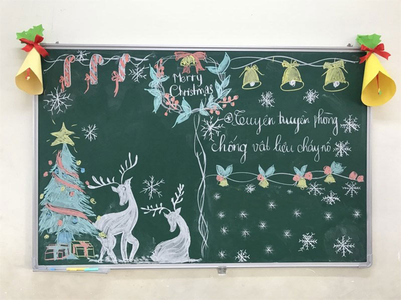 Trang trí bảng lớp dịp Giáng Sinh bằng phấn Trang trí bảng lớp dịp Giáng Sinh bằng phấn