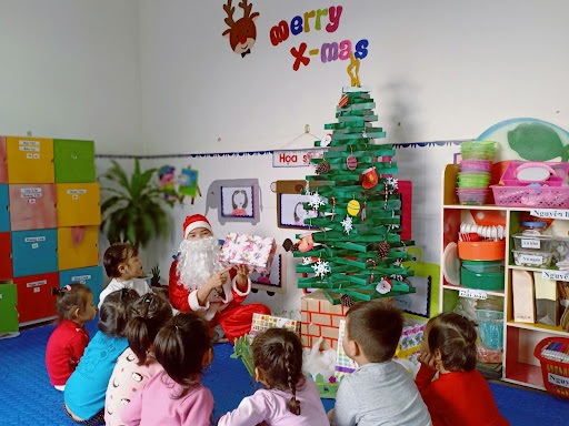 Trang trí Noel bằng cây thông Trang trí Noel bằng cây thông
