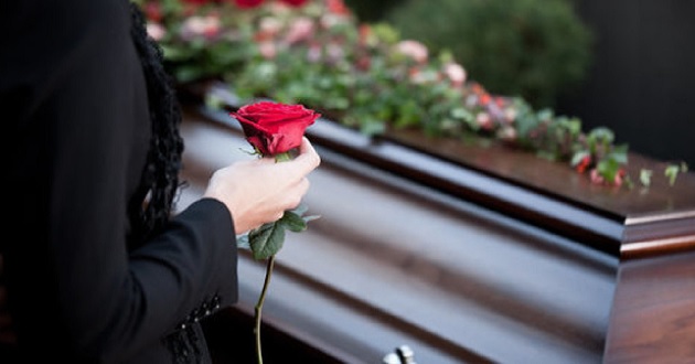 Đi đám ma về nên làm gì