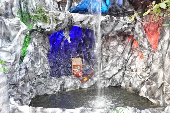 Hang đá Giáng Sinh đơn giản có thác nước đẹp Hang đá Giáng Sinh đơn giản có thác nước đẹp