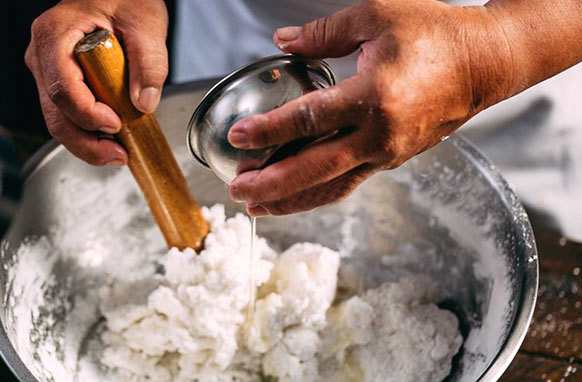 Làm vỏ bánh há cảo Làm vỏ bánh há cảo