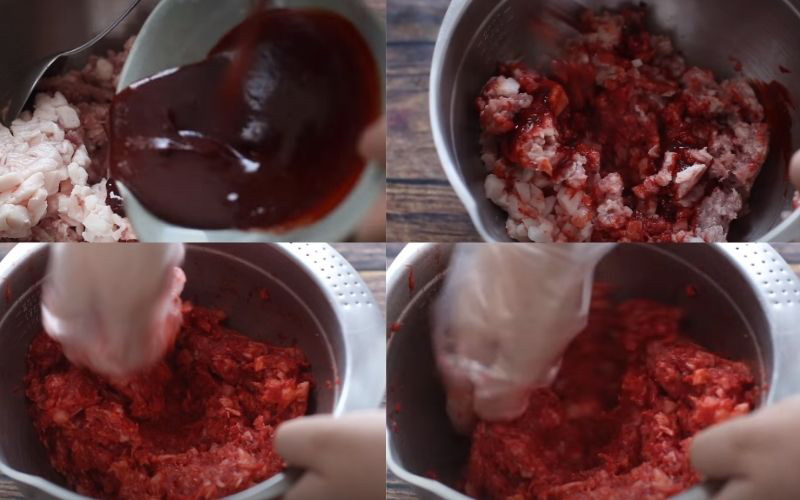 Trộn thịt mỡ cùng gia vị Trộn thịt mỡ cùng gia vị