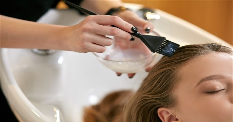 Cách tẩy thuốc nhuộm tóc dính trên da đầu, da tay an toàn hiệu quả nhất