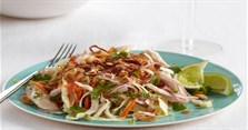 2 Cách làm gỏi gà hành tây không hăng, thơm ngon tại nhà