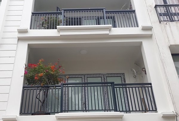 Lan can sắt hộp hiện đại