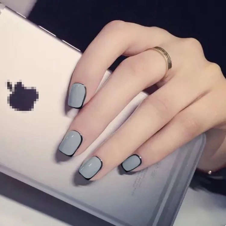 Mẫu nail đơn giản sang trọng