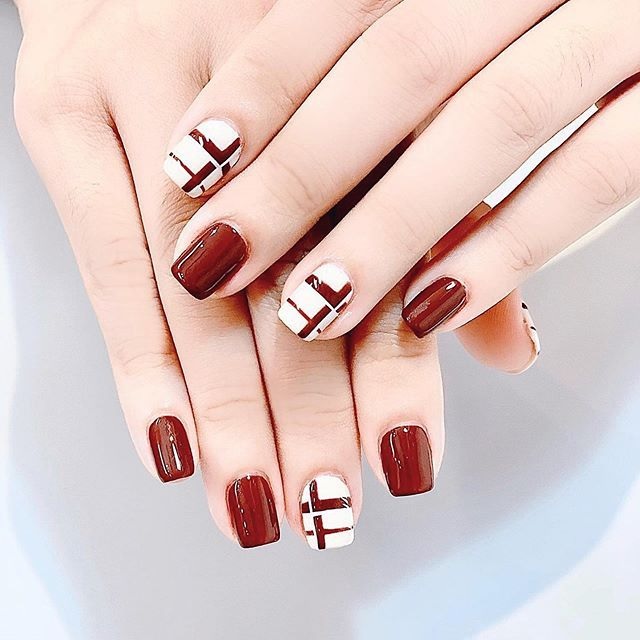 Mẫu nail đơn giản sang trọng