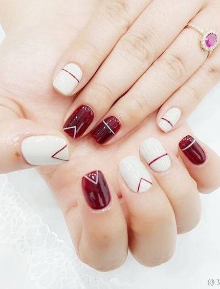 Mẫu nail đơn giản sang trọng