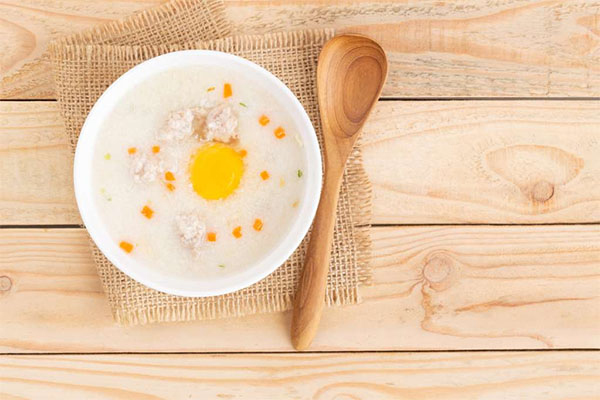 Hướng dẫn cách nấu cháo trứng cho bé ăn dặm cực đơn giản