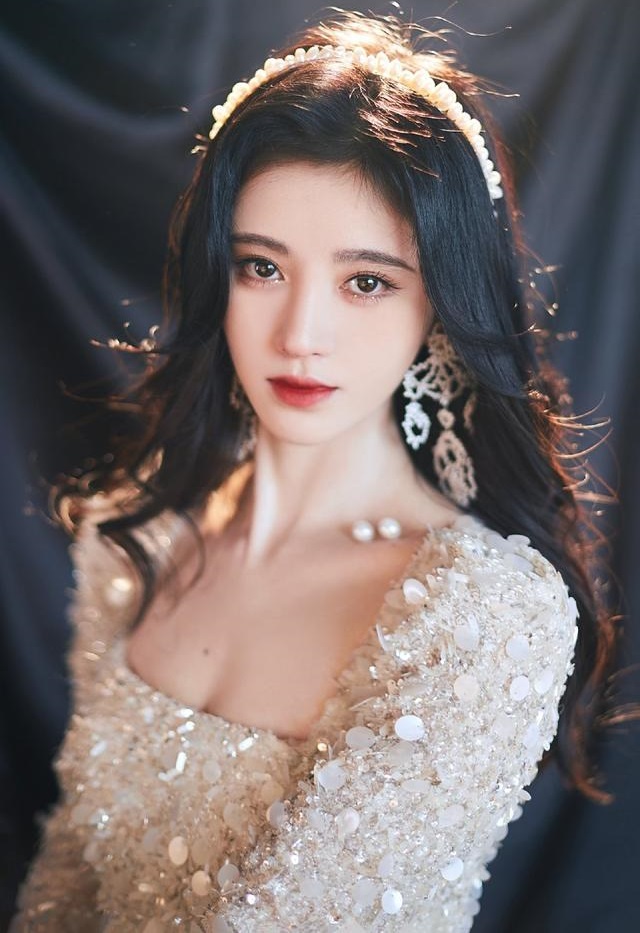 Tìm hiểu tiểu sử của Cúc Tịnh Y