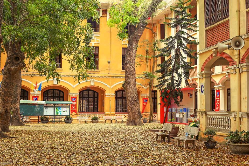 Thơ lục bát về mái trường mến yêu ngắn hay Thơ lục bát về mái trường mến yêu ngắn hay