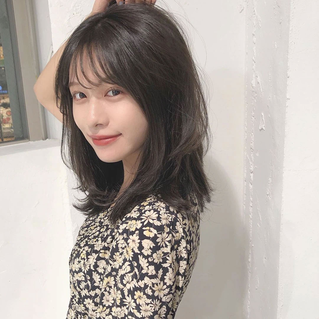 Kiểu tóc layer nữ mặt tròn có mái Kiểu tóc layer nữ mặt tròn có mái