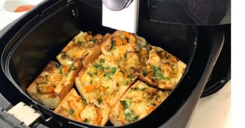 Cách làm bánh mì nướng muối ớt bằng nồi chiên không dầu ngon khó cưỡng