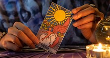 Tarot là gì? Bói bài Tarot có đúng không?
