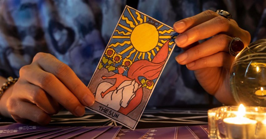 Tarot là gì? Bói bài Tarot có đúng không?