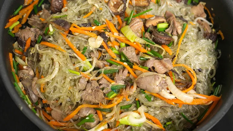 Cách làm miến xào lòng gà thập cẩm Cách làm miến xào lòng gà thập cẩm