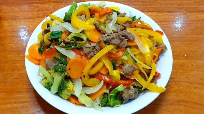 Thịt bò xào thập cẩm Thịt bò xào thập cẩm