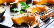 Cách làm bí đỏ nướng nồi chiên không dầu dẻo ngon như kẹo ai cũng mê