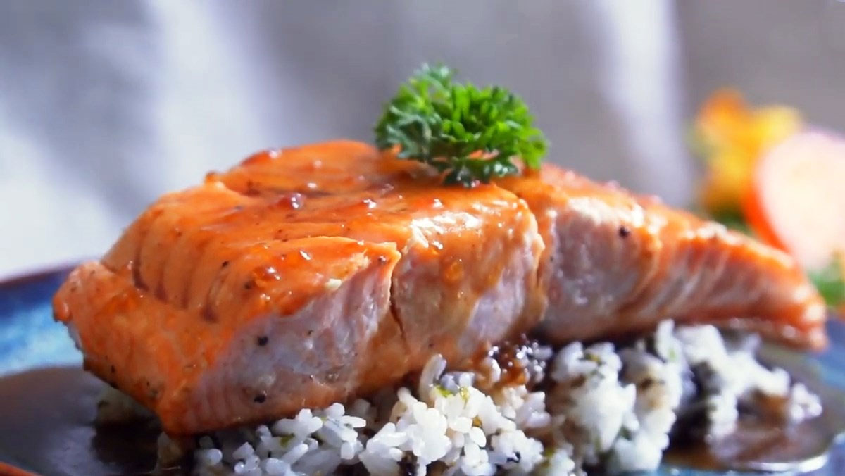 Cá hồi áp chảo Cá hồi áp chảo