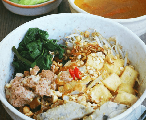 Cách làm bánh đa cua trộn