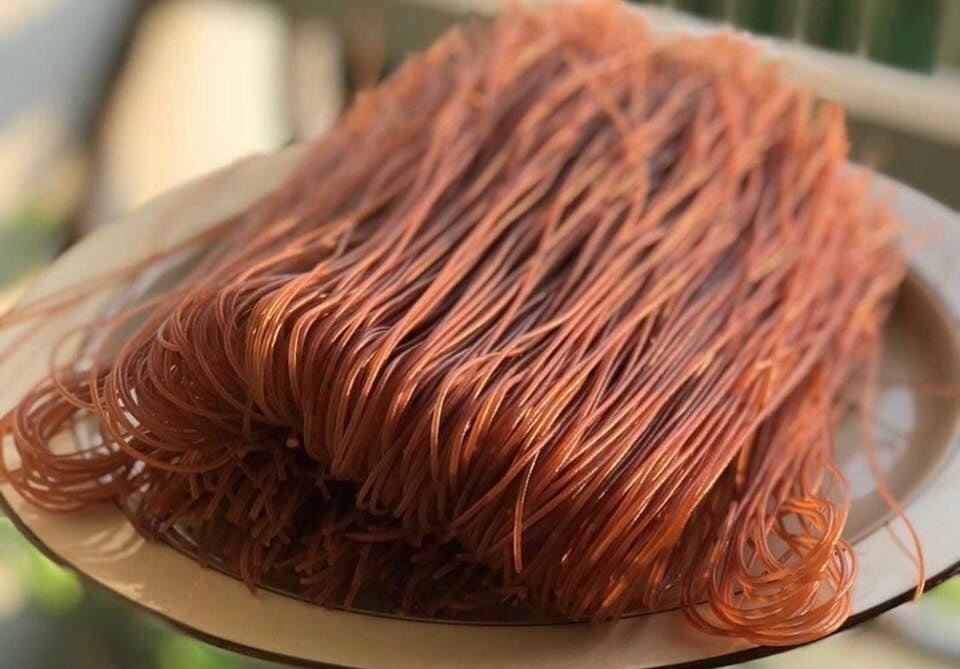 Cách nấu bún gạo lứt giảm cân ức gà sốt cà chua