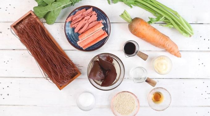 Cách nấu bún gạo lứt giảm cân thanh cua trộn rau củ