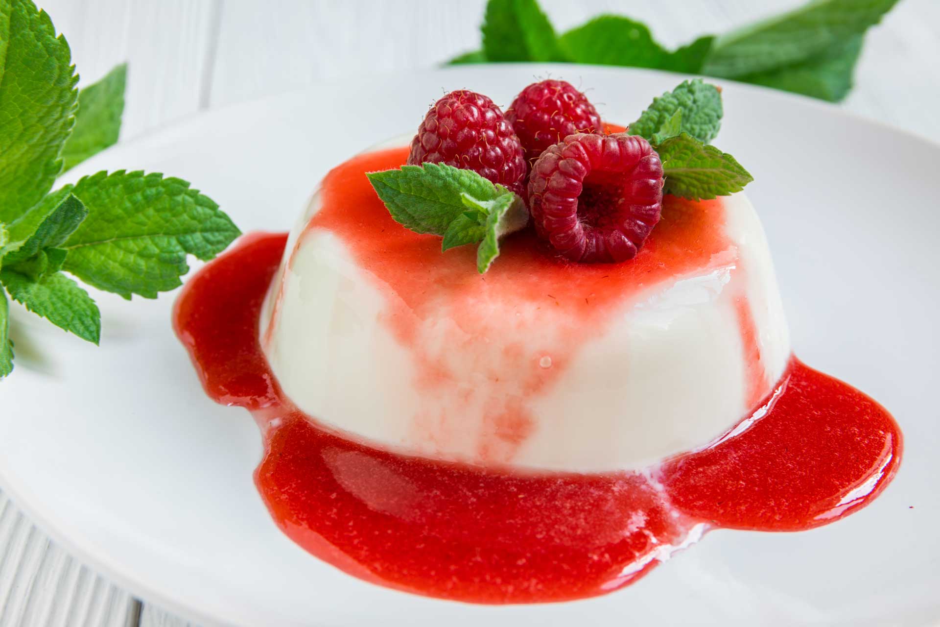 Cách làm panna cotta dâu tây