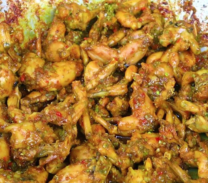 Cách làm ếch xào sả ớt nghệ