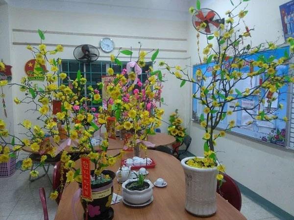 Cách trang trí cây mai ngày Tết đẹp Cách trang trí cây mai giả ngày Tết