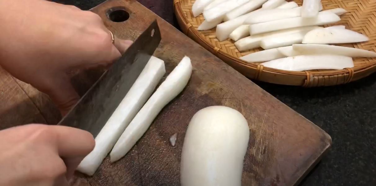 Cách làm củ cải khô bằng nồi chiên không dầu