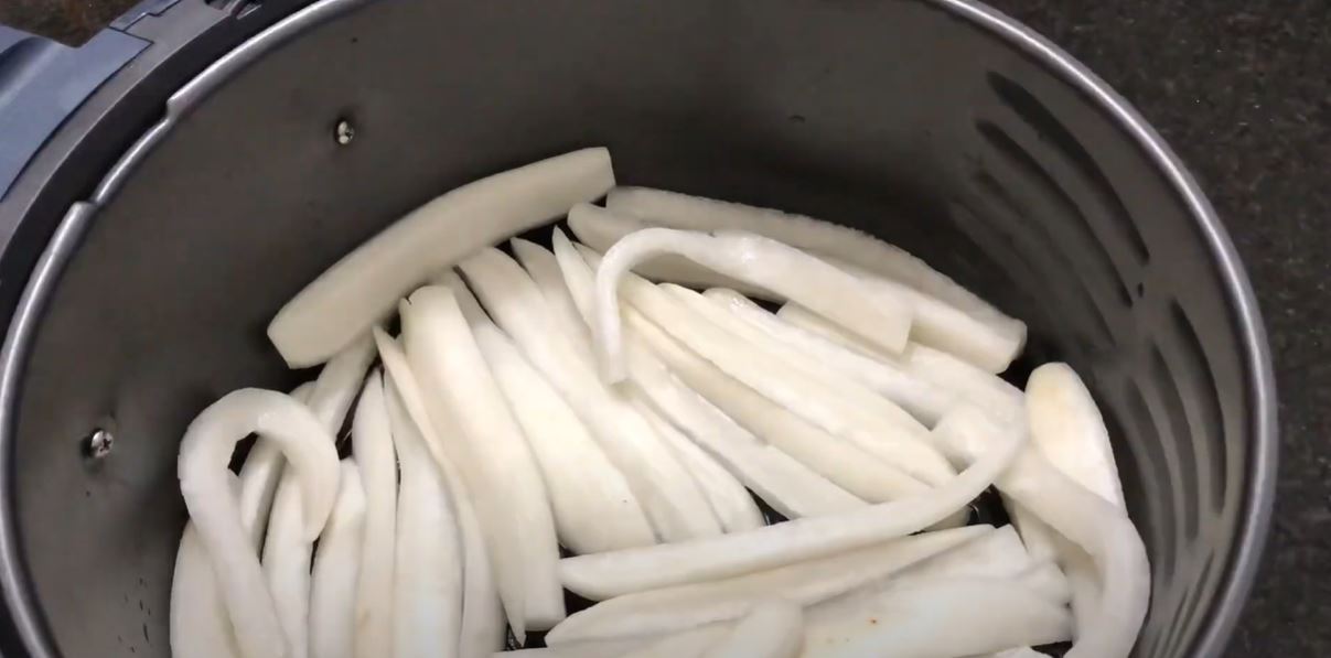 Cách làm củ cải khô bằng nồi chiên không dầu