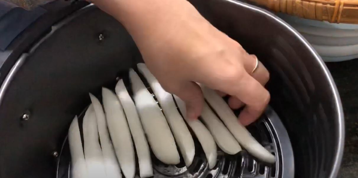 Cách làm củ cải khô bằng nồi chiên không dầu