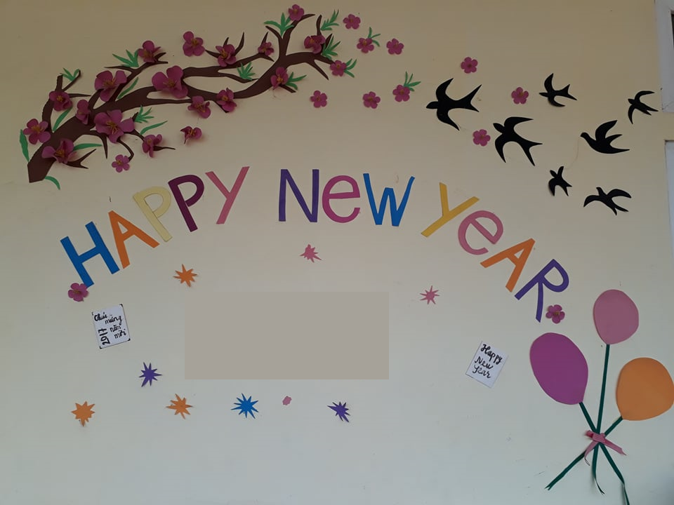 Cách trang trí lớp học ngày Tết Nguyên Đán đón Xuân đẹp nhất Trang trí lớp học ngày Tết cực đơn giản bằng cách cắt chữ