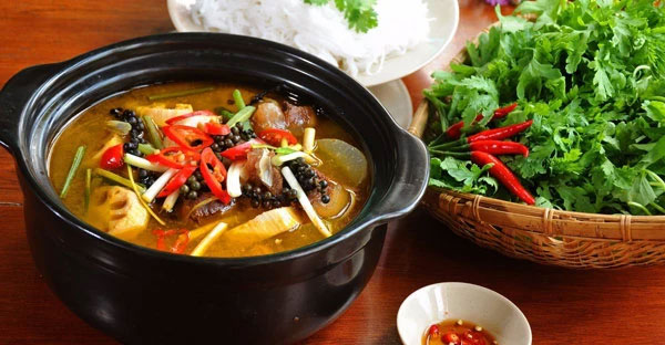 Cách nấu lẩu đuôi bò chua cay