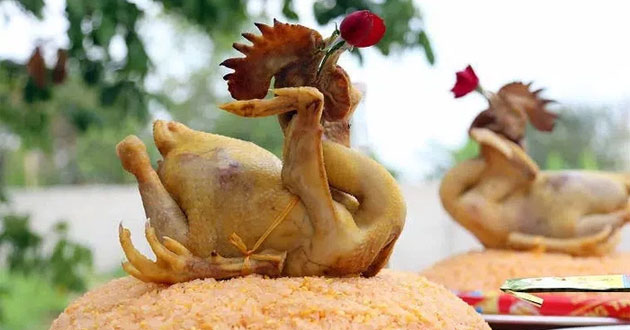 Gà cúng giao thừa quay đầu ra hay vào Gà cúng giao thừa quay đầu ra hay vào