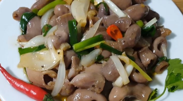 Bao tử cá basa xào hành tây