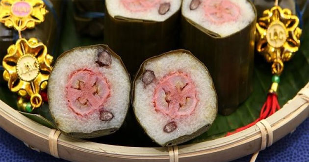 Bánh tét nhân chuối đậu