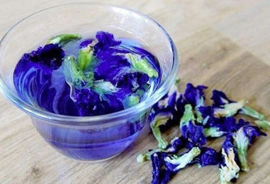 Cách làm mứt dừa hoa đậu biếc