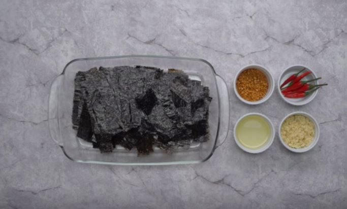 Cách làm rong biển cháy tỏi cho bé