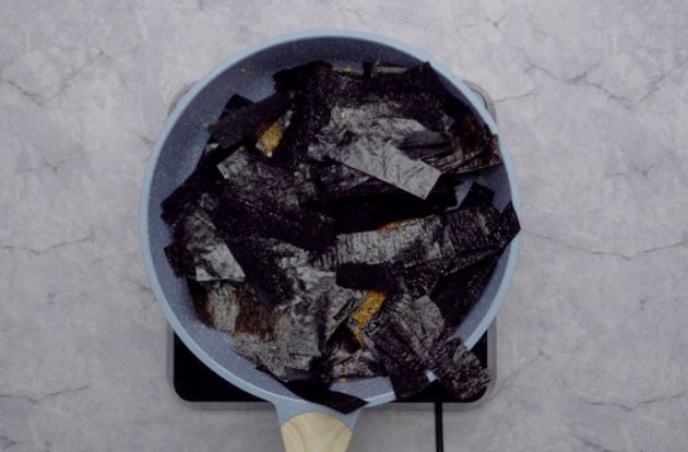 Cách làm rong biển cháy tỏi cho bé