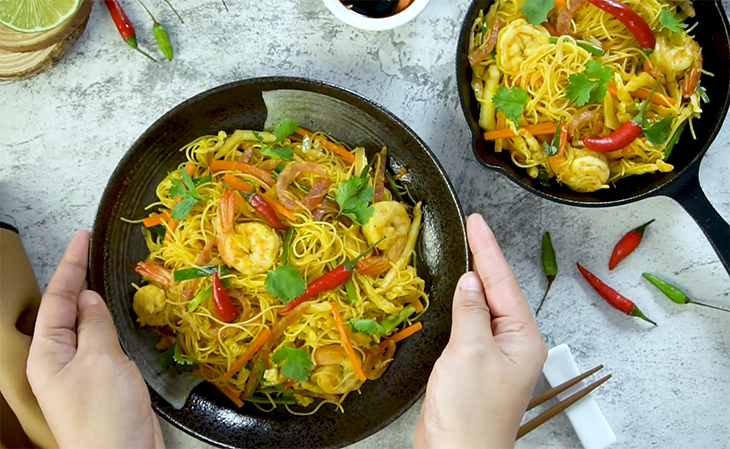 Cách làm bún xào Singapore