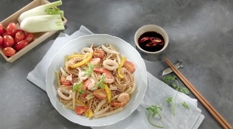 Cách làm bún xào hải sản