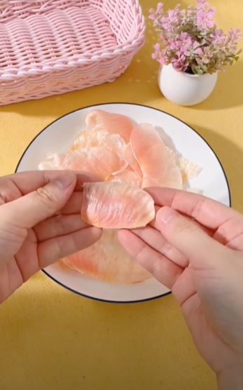 Làm hoa hồng vỏ bưởi