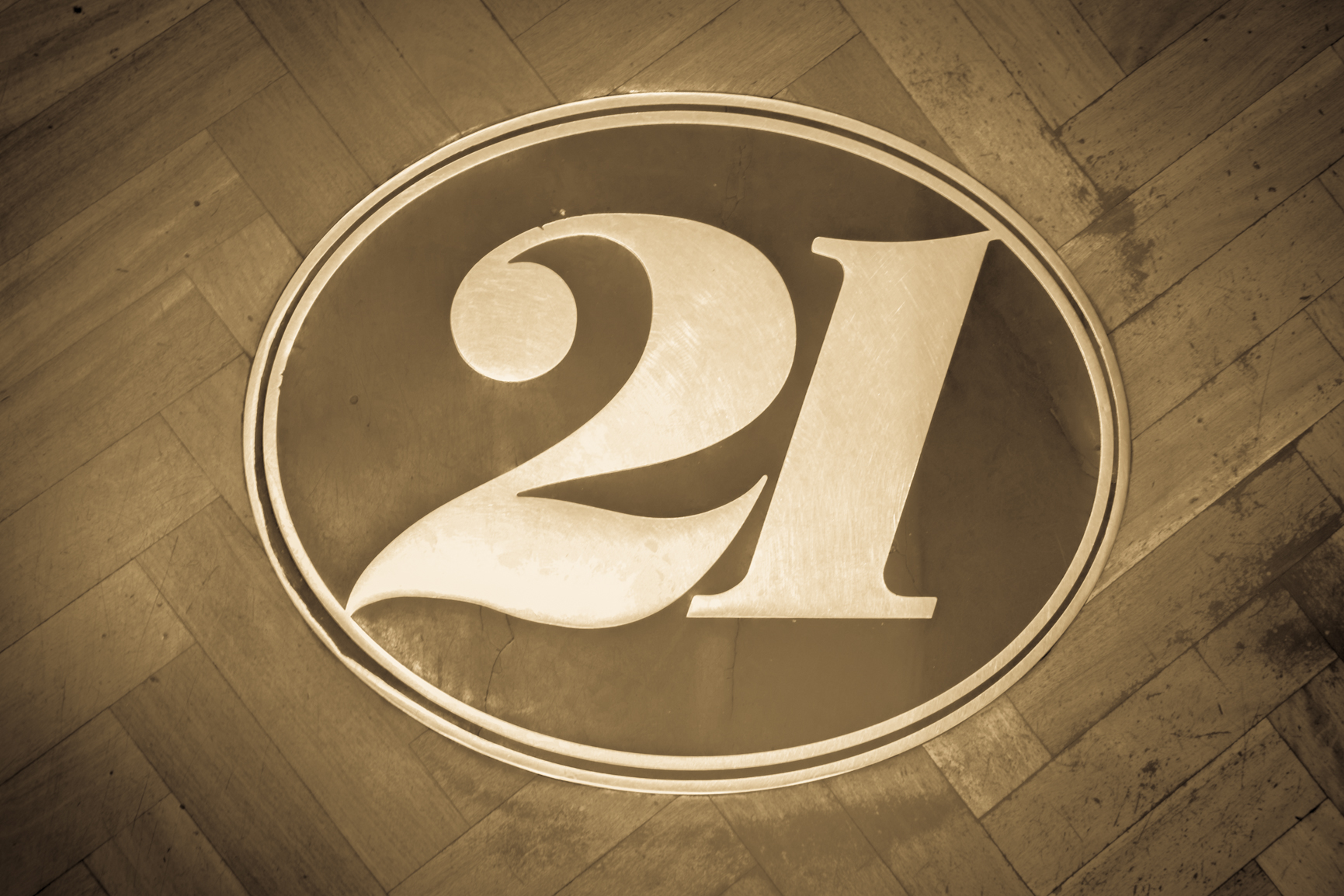 Thế kỷ 21 bắt đầu từ năm nào? Thế kỷ 21 bắt đầu từ năm nào?