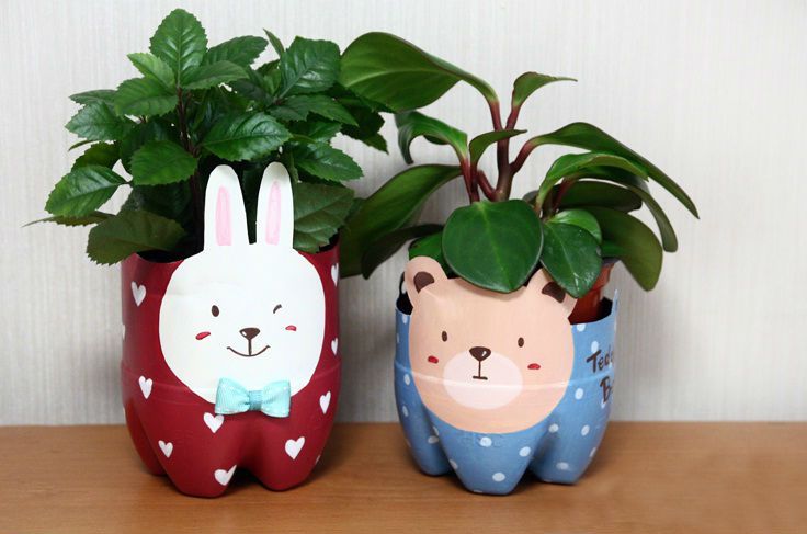 Cách làm chậu hoa bằng chai nhựa, can nhựa đơn giản mà đẹp Cách làm chậu hoa bằng chai nhựa, can nhựa đơn giản mà đẹp