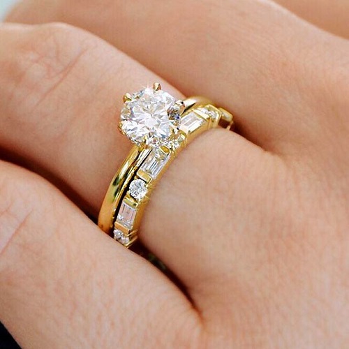 Mẫu nhẫn cầu hôn đẹp, đơn giản