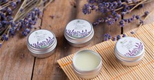 Nước hoa khô là gì, mùi nào thơm nhất? Cách dùng nước hoa khô
