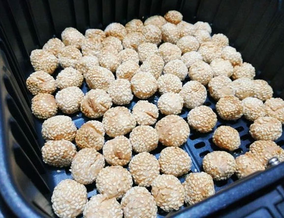 Cách làm bánh rán bằng nồi chiên không dầu