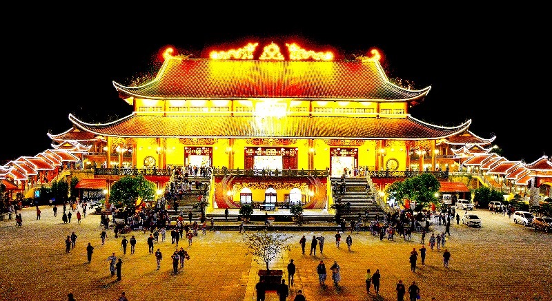 Những hình ảnh chùa Ba Vàng đẹp nhất